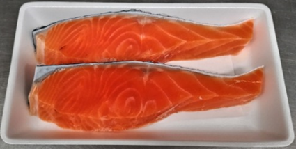 銀鮭 （加熱用・養殖・解凍）骨取　２切